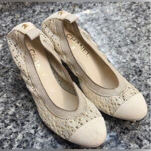 CHANEL cream color crochet Lace heels